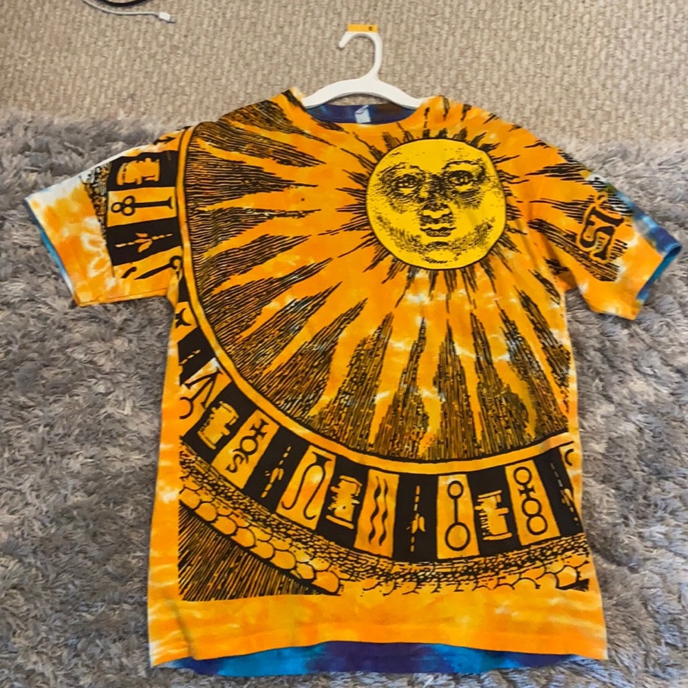 Night and day graphic tee